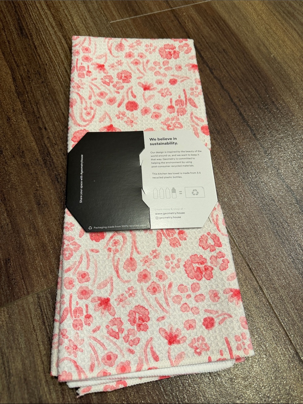 NWT Geometry Pink Floral Kitchen Tea Towel - Picture 2 of 2